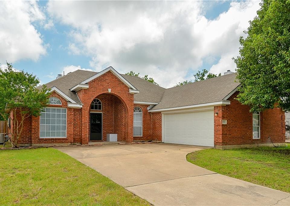 1st image of 1614 Brittany Ln