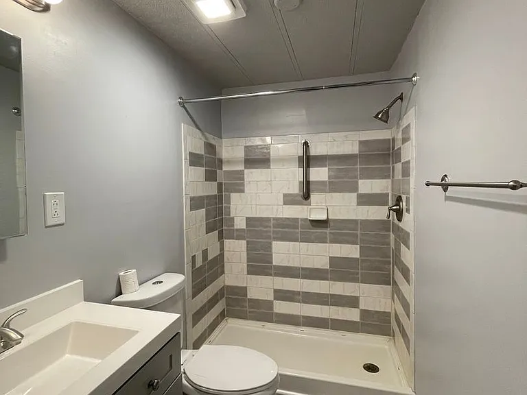 208 Country Club Rd — Photo 10