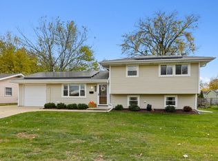 1037 W Weathersfield Way, Schaumburg, IL