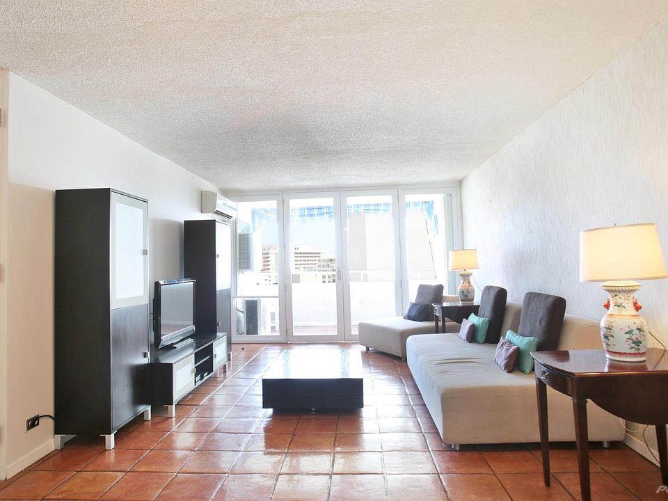 1st image of 65 Calle Santiago Iglesias APT 1103