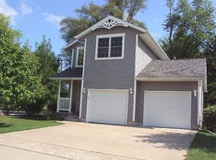 414 11th Avenue A Ct #A, Silvis, IL 61282