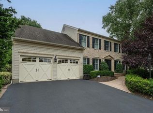 4 Swedes Ln, Moorestown, NJ 08057