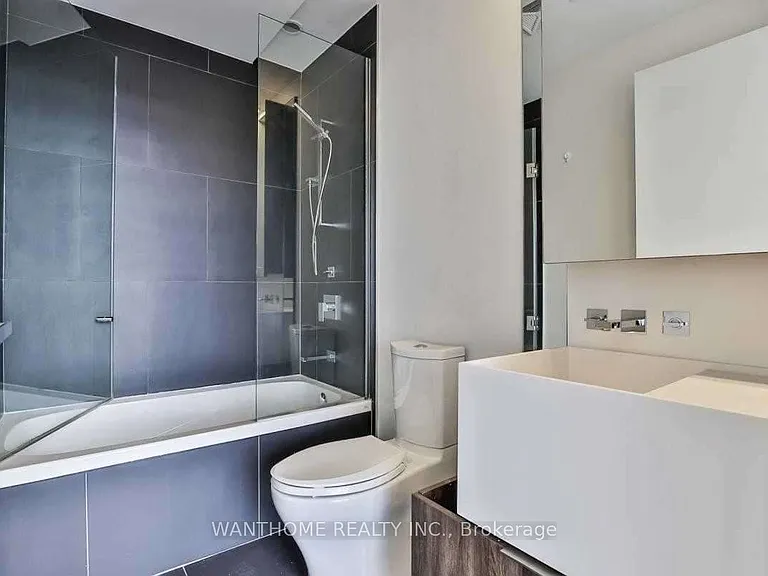 1 Bloor St E #502 — Photo 8