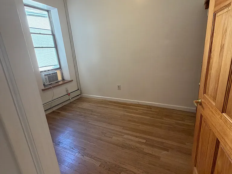 335 Grove St #3 — Photo 5