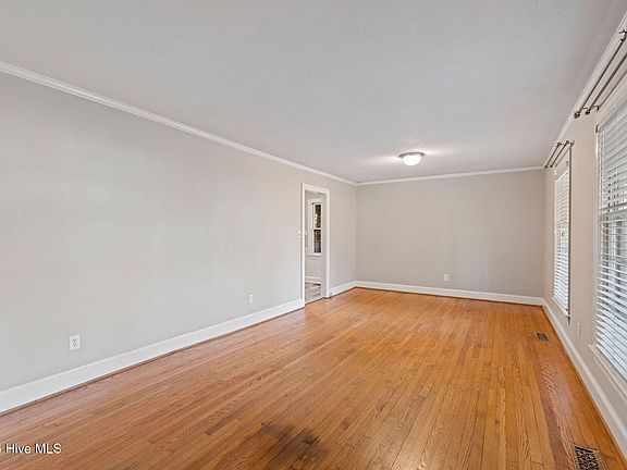 5th image of 100 Lindenwood Drive