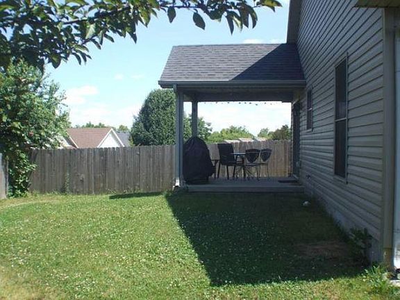 4th image of 185 Blue Heron Pl