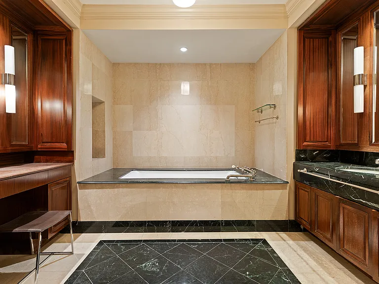 55 Wall St #828 — Photo 2