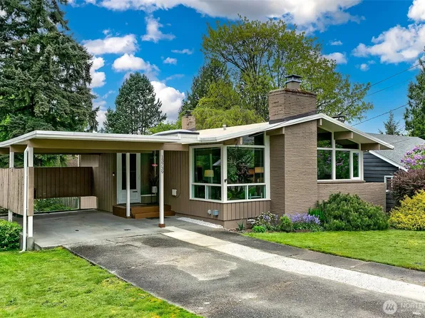 13739 36th Avenue NE, Seattle, WA 98125