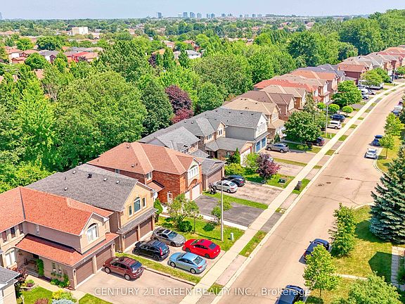 2nd image of 3706 Forest Bluff Cres