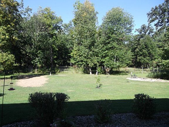 4th image of 3138 Oak Dr
