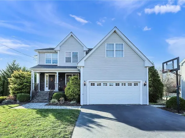 330 Sowams Rd, Barrington, RI 02806