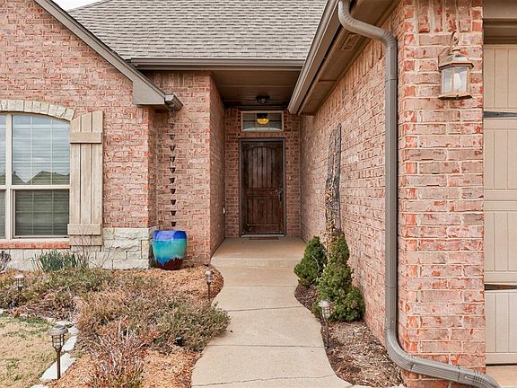 3rd image of 19213 Blossom Ct
