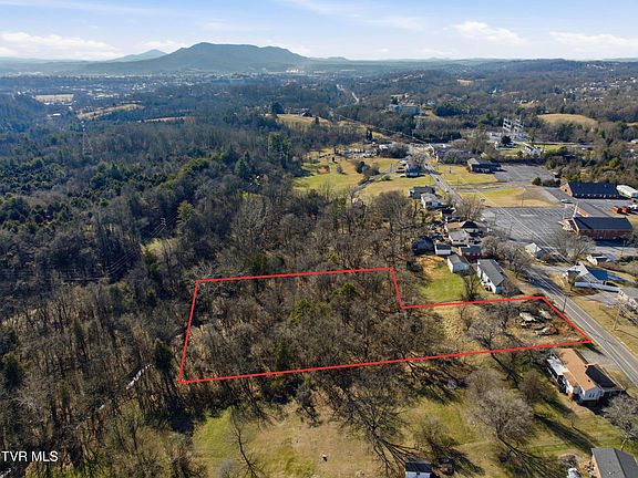 2nd image of 1515 Bloomingdale Rd