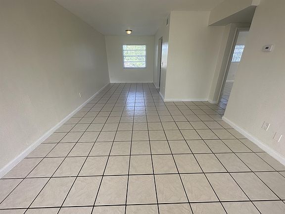 3rd image of 1370 NE 119th St #1