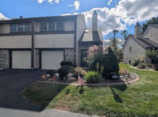 607 Tamarack Dr W, West Bend, WI 53095