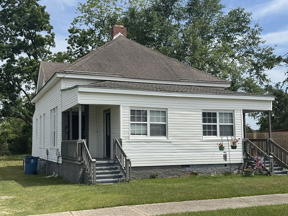 1st image of 406A Durden St #1