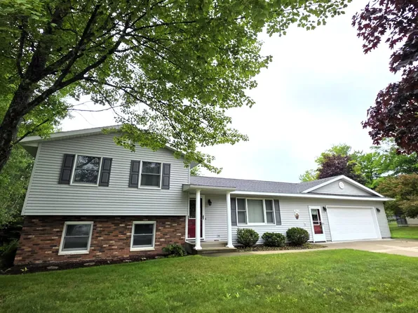 2912 Emmet St, Alpena, MI 49707