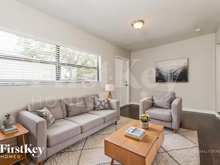 7706 Aviano Ave — Photo 5