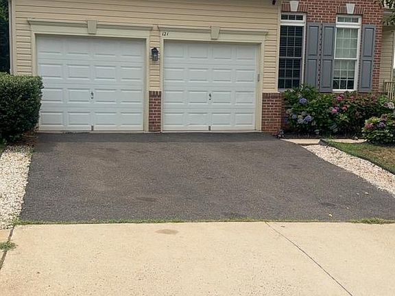 3rd image of 121 King Edward Ct