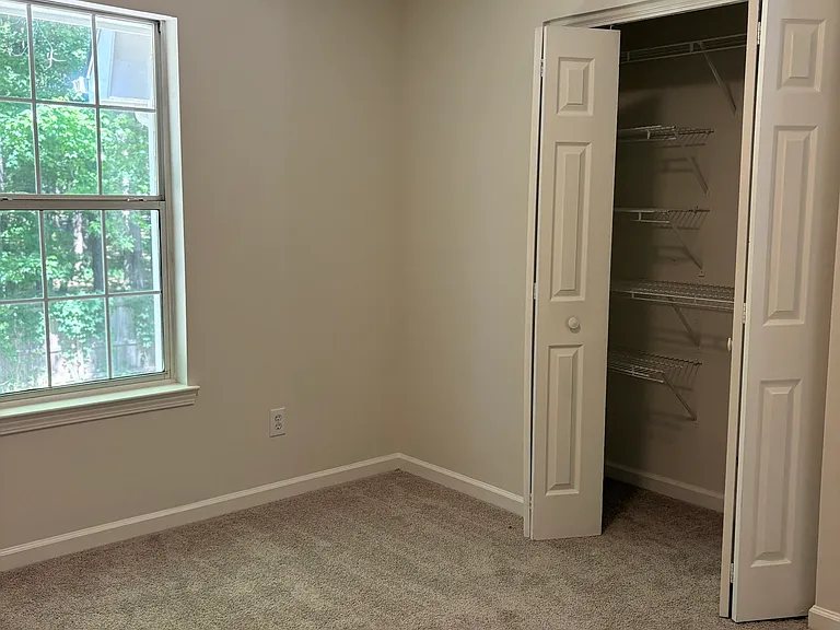 95 Prestwick Ln — Photo 17