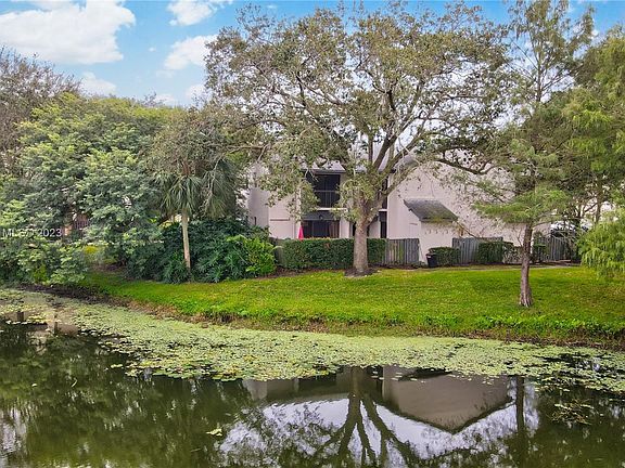 5th image of 3569 Cocoplum Cir #3485