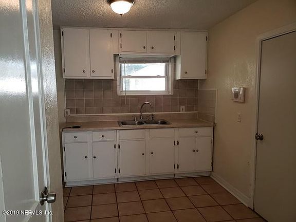5th image of 2521 Beaverbrook Pl