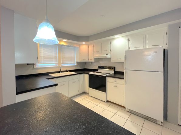 3562 Chapin Ave #1