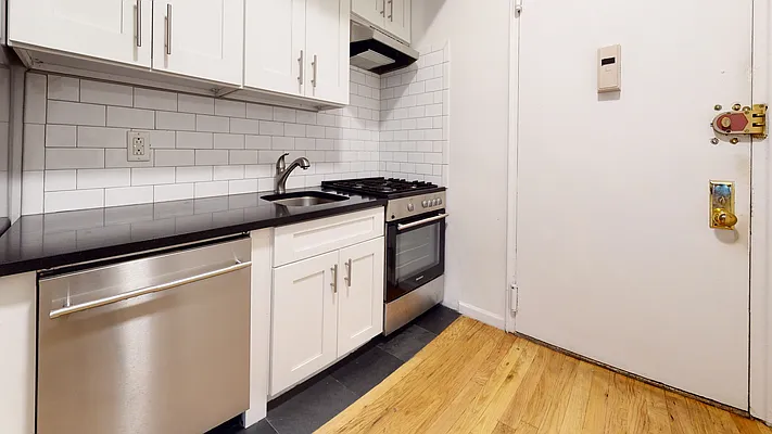 Rented by Bond New York | media 6