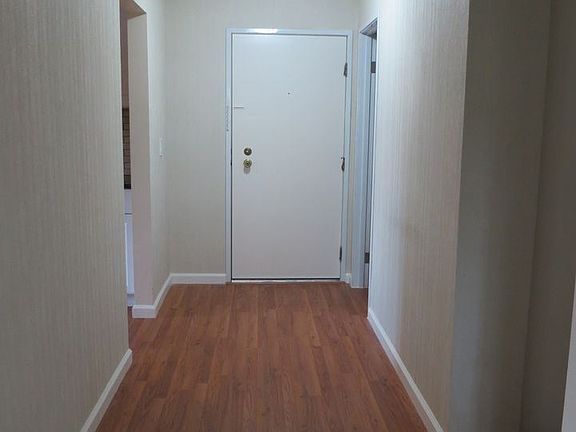 4th image of 600 Manhattan Dr APT B12
