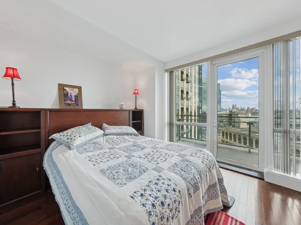 77 Hudson Street image 12 of 21