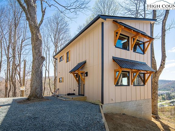 2nd image of 330 Maplewood Circle