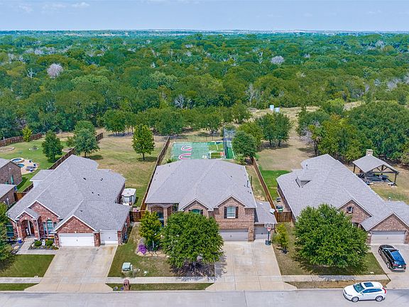 2nd image of 604 Bentley Ct