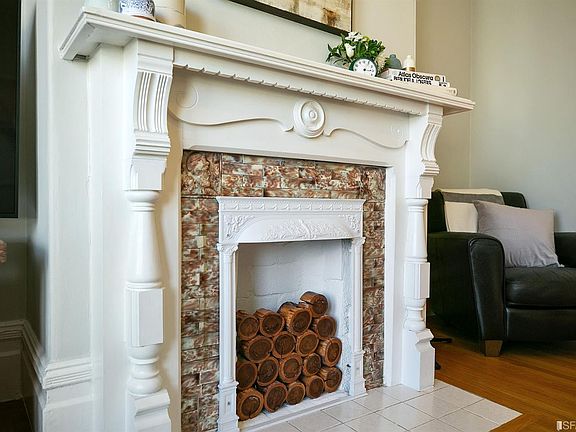 5th image of 122 Fair Oaks St