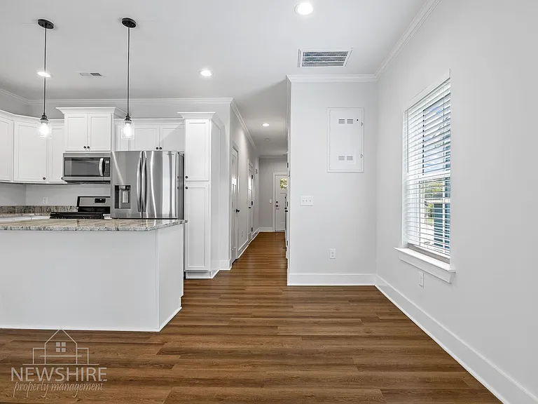 Townes at Converse Luxury Townhomes — Photo 32