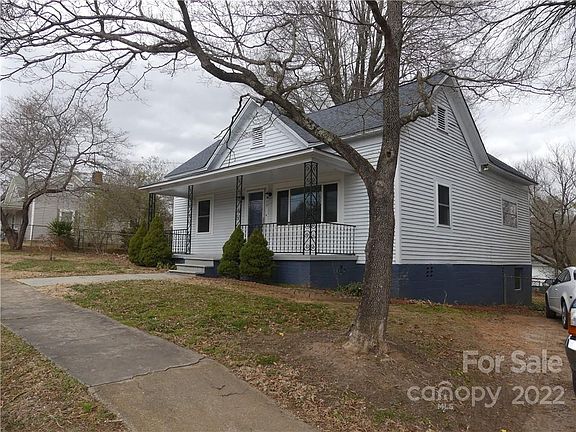 3rd image of 209 N Lincoln St