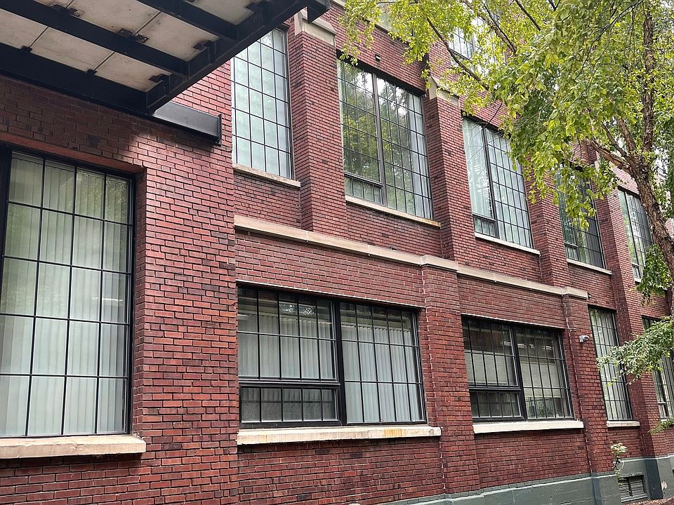 1st image of 624 E Walnut St APT 110