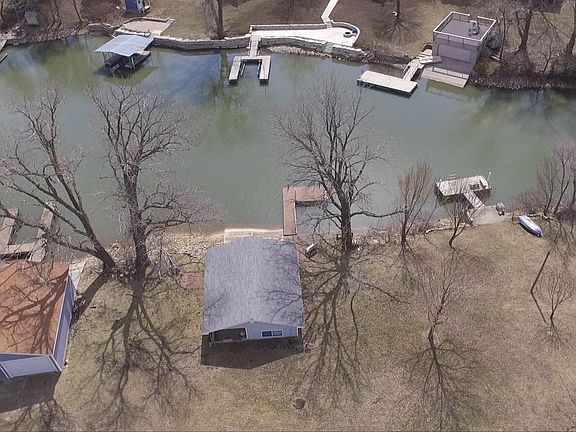 3rd image of 224 Breezy Shores Cir