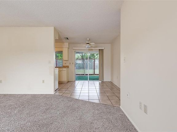 4th image of 5308 Winewood Dr