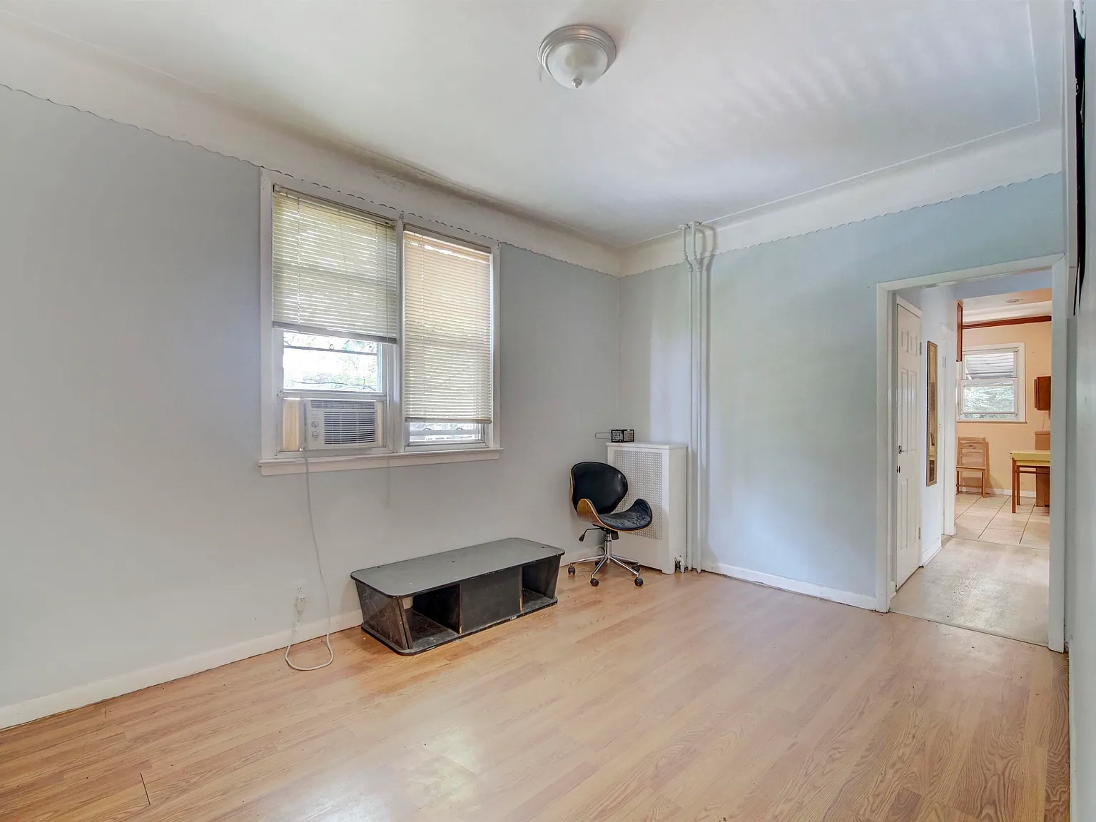 3 bed, 1.5 bath, $2,500 — Photo 4