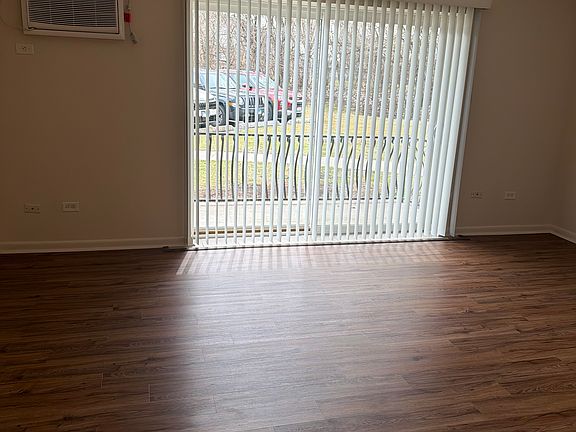 2nd image of 10S511 Echo Ln Unit 4