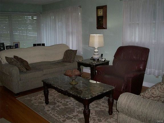 3rd image of 3760 Seneca Tpke