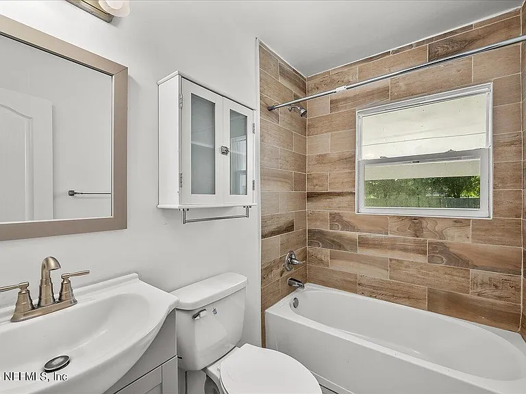 3919 Skycrest Dr — Photo 65