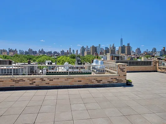 Sold by Sotheby's International Realty | media 23