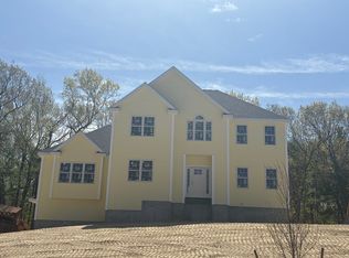 46 Rebecca Rd, Whitinsville, MA 01588