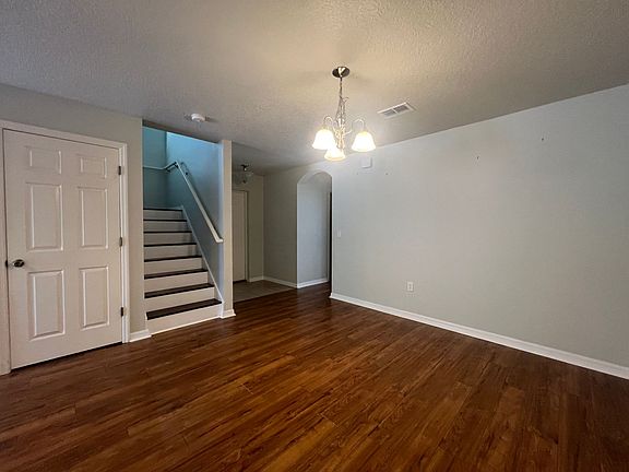 3rd image of 172 Tarracina Way
