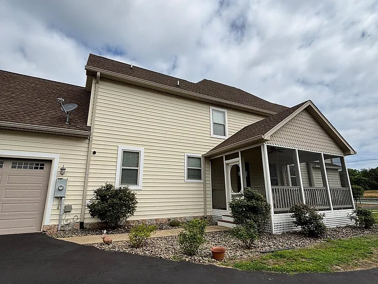 28795 Old Village Rd — Photo 9