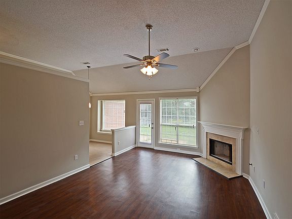 4th image of 7611 Parkmont Ave