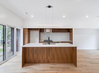 414 SE G St, Bentonville, AR 72712