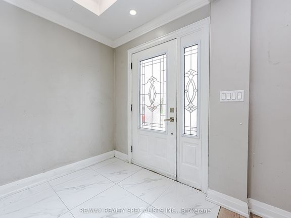 4th image of 137 Avondale Blvd