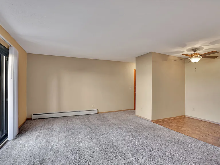 Living room/dining room